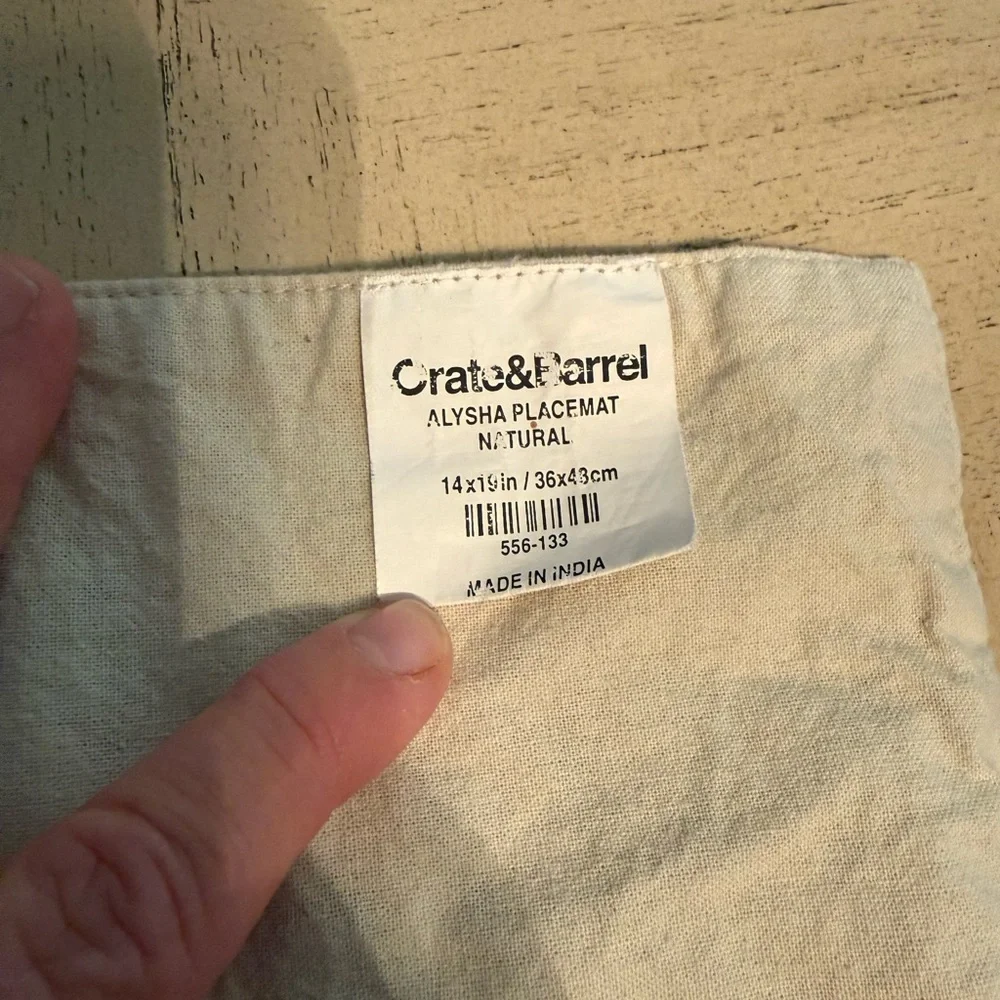Crate&Barrel Cream and Green Leaf lot of 4 Placemats